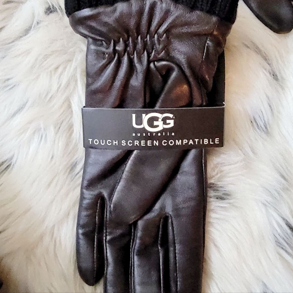 UGG Touchscreen Tech Quilt Gloves, Dark Brown, Medium